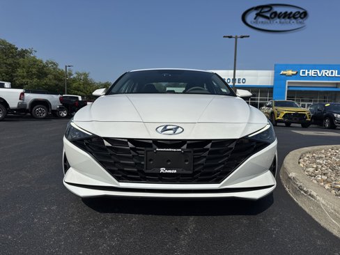 Used 2021 Hyundai Elantra SE image 2