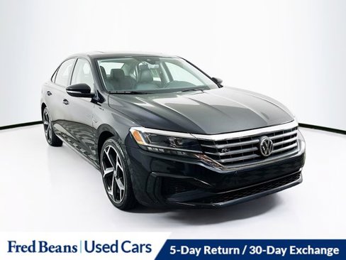 Used 2020 Volkswagen Passat 2.0T R-Line image 1