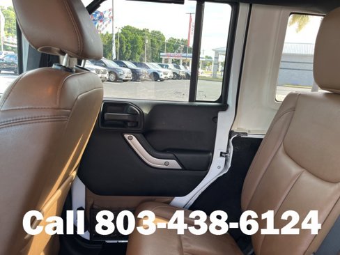 Used 2014 Jeep Wrangler Unlimited Sahara w/ Connectivity Group image 15