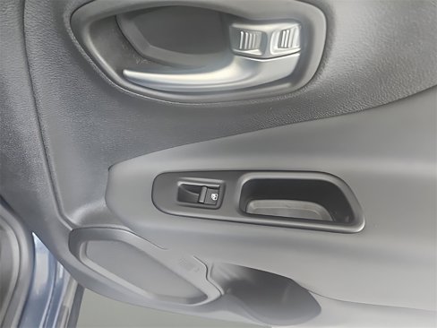 Used 2022 Jeep Renegade Latitude image 22