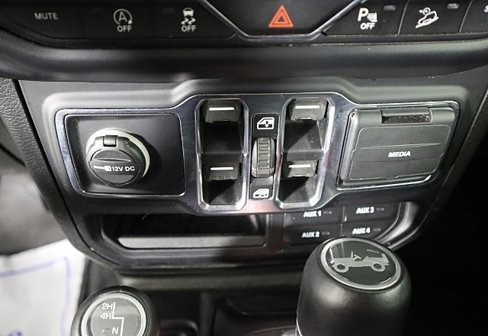 Used 2019 Jeep Wrangler Unlimited Sahara image 38