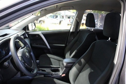 Used 2017 Toyota RAV4 LE image 6