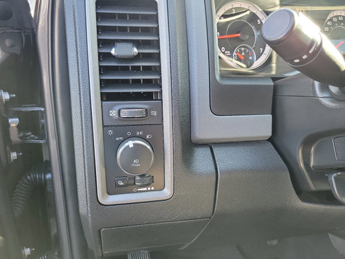 Used 2018 RAM 1500 Express image 8