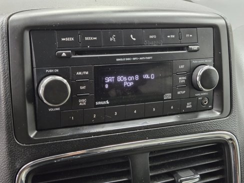 Used 2017 Dodge Grand Caravan SE w/ UConnect Hands-Free Group image 19