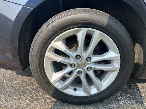 Used 2018 Chevrolet Malibu LT image 11