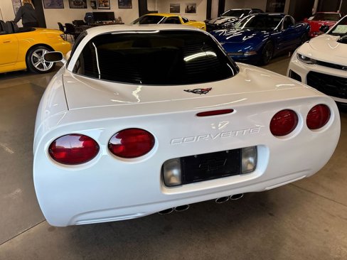 Used 2004 Chevrolet Corvette Coupe w/ Preferred Equipment Group image 7