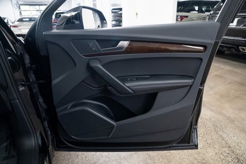 Used 2019 Audi Q5 2.0T Premium Plus w/ Premium Plus Package image 24