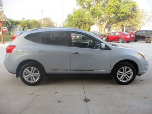 Used 2012 Nissan Rogue SV w/ Premium Pkg image 2