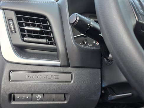 Used 2023 Nissan Rogue S image 16