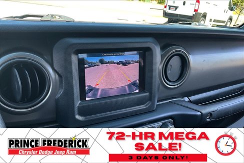 Used 2022 Jeep Gladiator Sport image 16