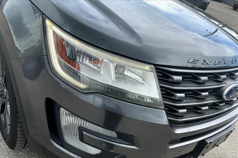 Used 2017 Ford Explorer XLT w/ Equipment Group 202A image 12