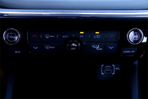 Used 2022 Jeep Compass Limited image 19