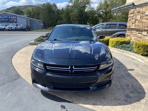 Used 2017 Dodge Charger SE image 2