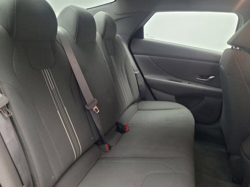 Used 2023 Hyundai Elantra SEL w/ Convenience Package image 19