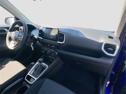 New 2025 Hyundai Venue SE image 27
