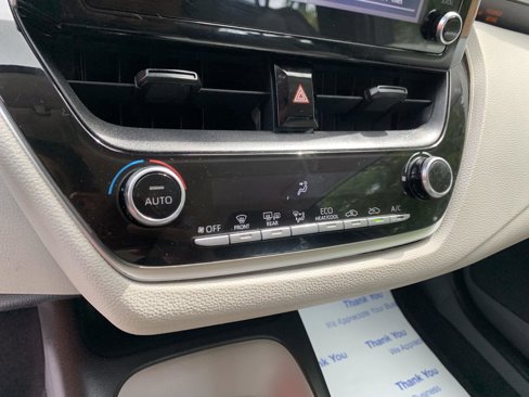 Used 2020 Toyota Corolla LE image 20