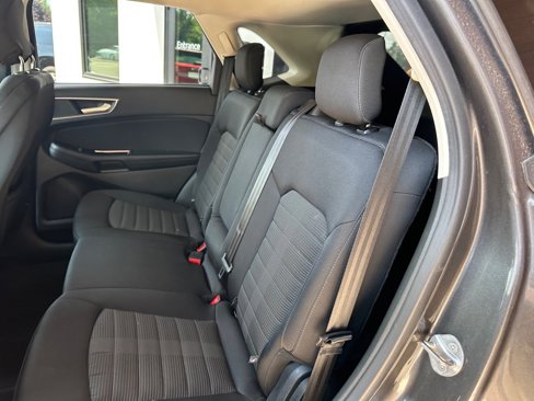 Used 2018 Ford Edge SEL image 12