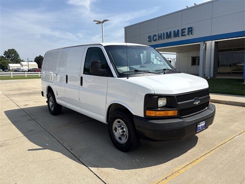 Used 2017 Chevrolet Express 2500 image 2