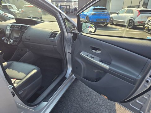 Used 2013 Toyota Prius V image 13