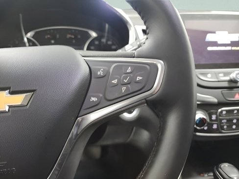Used 2018 Chevrolet Equinox Premier image 25
