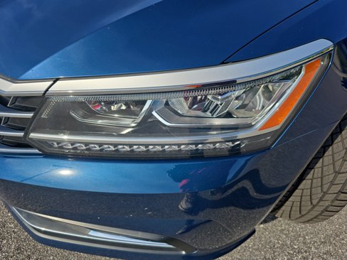 Used 2018 Volkswagen Passat 2.0T SE image 30