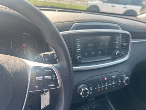 Used 2020 Kia Sorento LX image 28