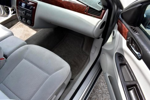 Used 2008 Chevrolet Impala LS image 11