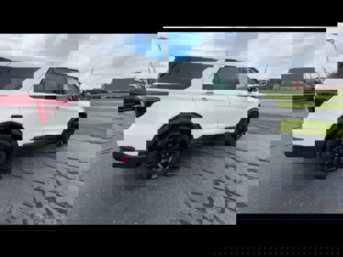 Used 2022 Ford Explorer ST w/ Equipment Group 401A image 8