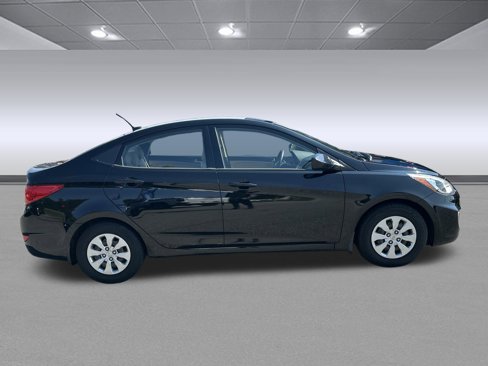 Used 2016 Hyundai Accent SE w/ Option Group 02 image 2