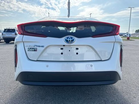 Used 2017 Toyota Prius Prime image 5