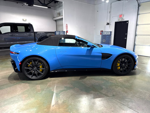 Used 2021 Aston Martin V8 Vantage Roadster image 11