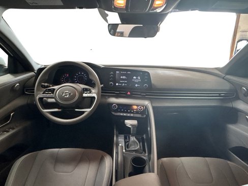 Used 2023 Hyundai Elantra SEL image 17