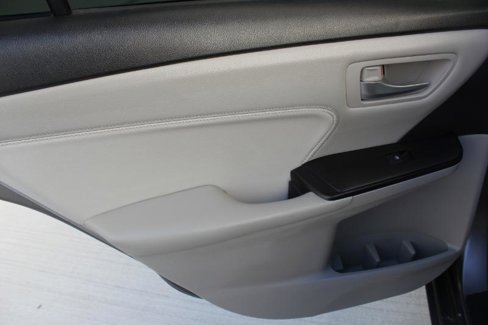 Used 2017 Toyota Camry XLE image 13