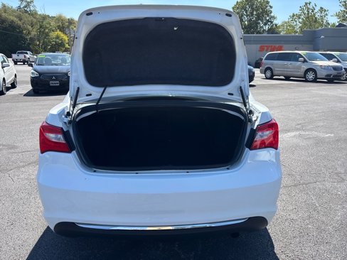 Used 2014 Chrysler 200 Touring w/ Cold Weather Group image 9