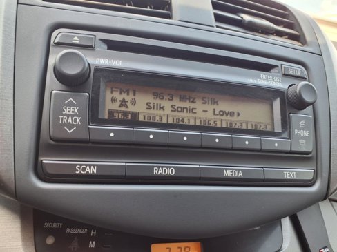 Used 2012 Toyota RAV4 FWD image 5