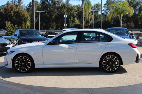 Used 2025 BMW 330i Sedan w/ M Sport Package image 3