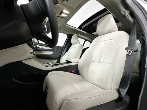 Used 2025 Volvo XC40 B5 Plus w/ Protection Package image 19