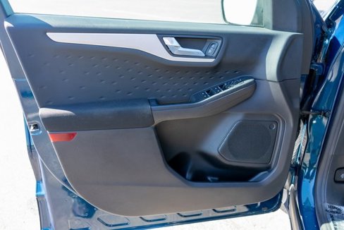 Used 2020 Ford Escape SE image 17