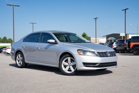 Used 2013 Volkswagen Passat TDI SE image 8