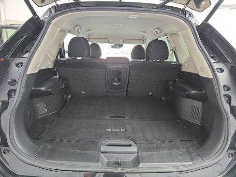 Certified 2019 Nissan Rogue SV image 12