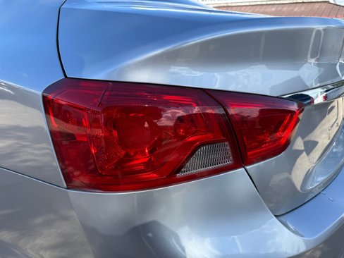 Used 2017 Chevrolet Impala LT image 11