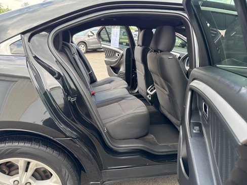 Used 2015 Ford Taurus SEL image 11