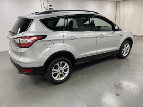 Used 2018 Ford Escape SE image 6