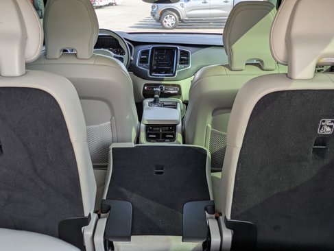 Used 2019 Volvo XC90 T6 Momentum w/ Advanced Package image 11