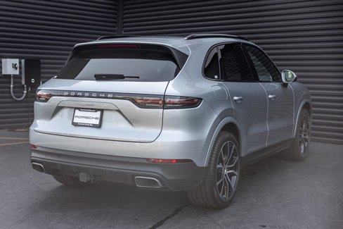 Certified 2023 Porsche Cayenne image 9