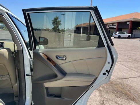Used 2011 Nissan Murano LE w/ Navigation Pkg image 17