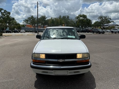 Used 2001 Chevrolet S10 Pickup LS w/ Preferred Equipment Group image 1