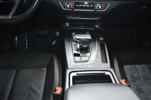 Used 2018 Audi Q5 2.0T Premium w/ Convenience Package image 26