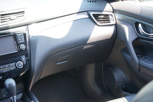 Used 2014 Nissan Rogue SL image 24