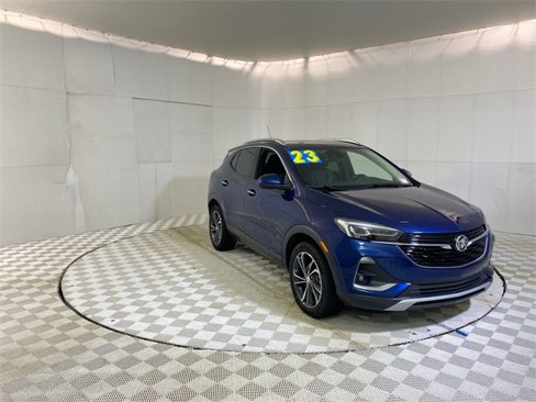 Used 2023 Buick Encore GX Essence image 1